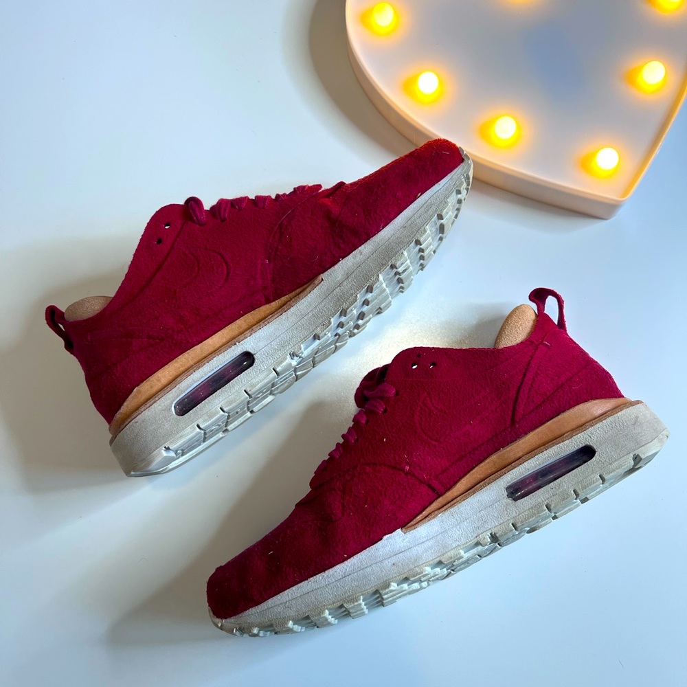 Nike Air Max 90 - All Red Suede